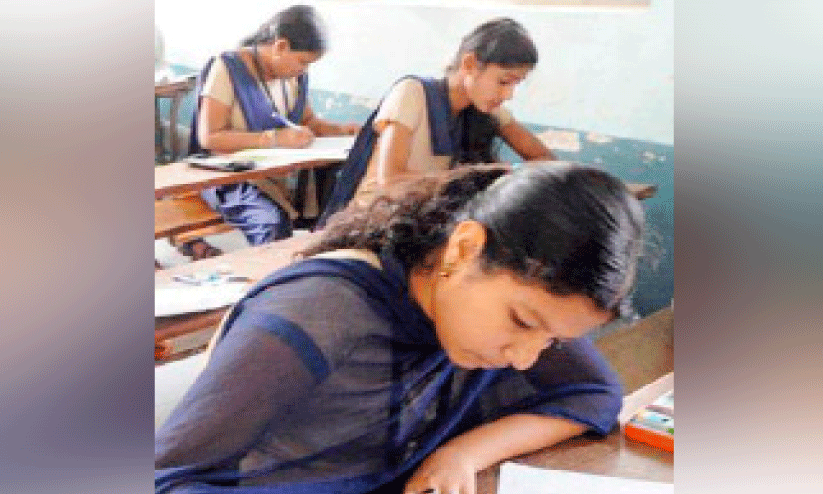 എ​സ്.​എ​സ്.​എ​ൽ.​സി, പി.​യു.​സി പ​രീ​ക്ഷ തീ​യ​തി പ്ര​ഖ്യാ​പി​ച്ചു