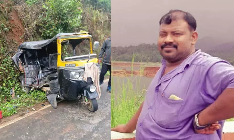 ഓട്ടോ ഡ്രൈവർ മരിച്ച സംഭവം കൊലപാതകം; രണ്ട് പേർ കസ്റ്റഡിയിൽ, വയനാട് ചുണ്ടേൽ എസ്റ്റേറ്റ് റോഡിലാണ് സംഭവം ഓട്ടോ ഡ്രൈവർ മരിച്ച സംഭവം കൊലപാതകം; രണ്ട് പേർ കസ്റ്റഡിയിൽ, വയനാട് ചുണ്ടേൽ എസ്റ്റേറ്റ് റോഡിലാണ് സംഭവം