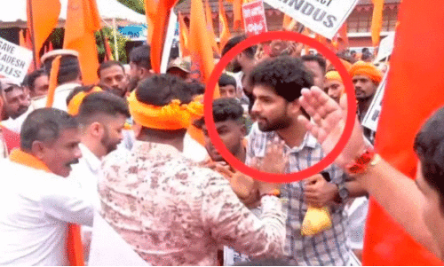 ഹി​ന്ദു സം​ര​ക്ഷ​ണ മാ​ർ​ച്ചി​ൽ മാ​ധ്യ​മ പ്ര​വ​ർ​ത്ത​ക​ന് നേ​രെ കൈ​യേ​റ്റം