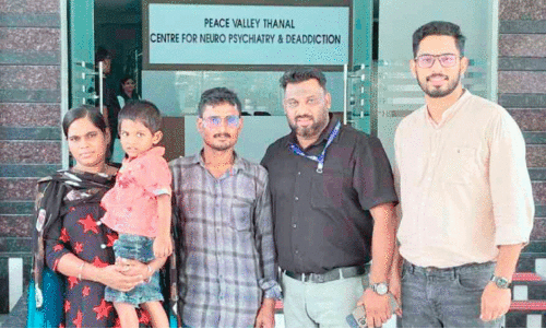 തെരുവിൽ അലഞ്ഞ അന്തർസംസ്ഥാന യുവതിയും കുഞ്ഞും പീസ് വാലിയിലൂടെ വീടണഞ്ഞു