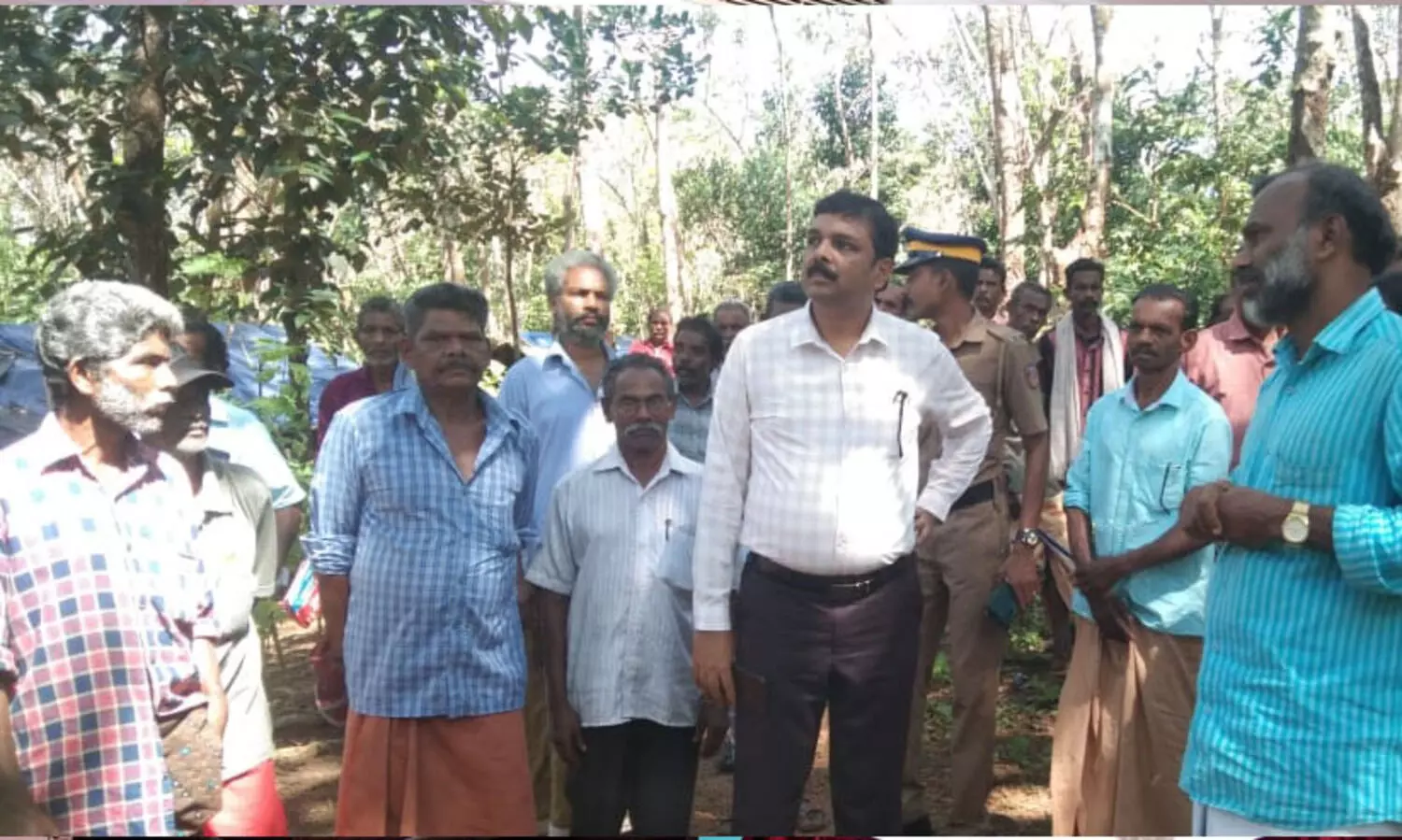 കൊല്ലം കലക്ടർ അരിപ്പ സമരഭൂമി സന്ദർശിച്ചു