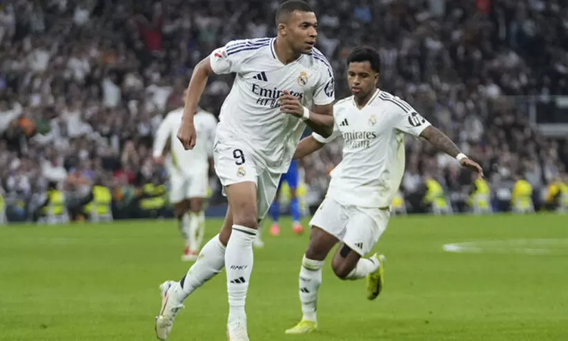 ‘കളിയിൽ തുടരാനുള്ള മികവില്ല. ഇനി വിരമിച്ചുകൂടേ?’ -തോൽവിക്കുപിന്നാലെ റയൽ സൂപ്പർ താരത്തിനെതിരെ ആരാധക രോഷം ‘കളിയിൽ തുടരാനുള്ള മികവില്ല. ഇനി വിരമിച്ചുകൂടേ?’ -തോൽവിക്കുപിന്നാലെ റയൽ സൂപ്പർ താരത്തിനെതിരെ ആരാധക രോഷം