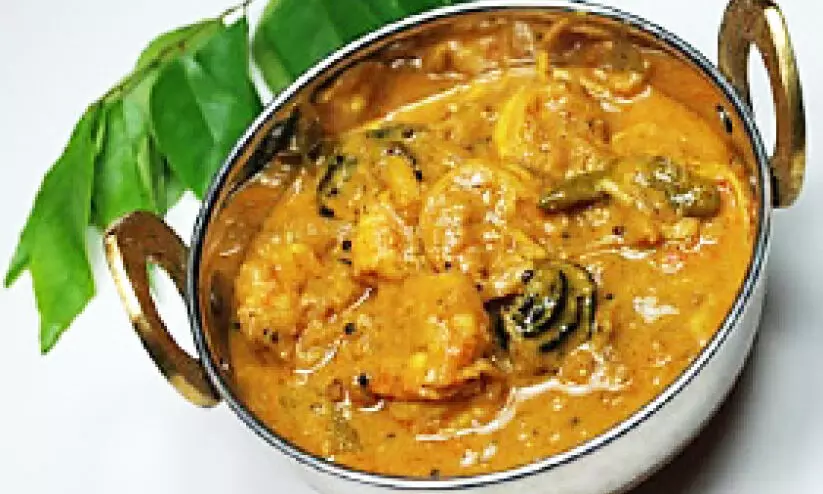 Kudampuliyitta Chemmeen Curry