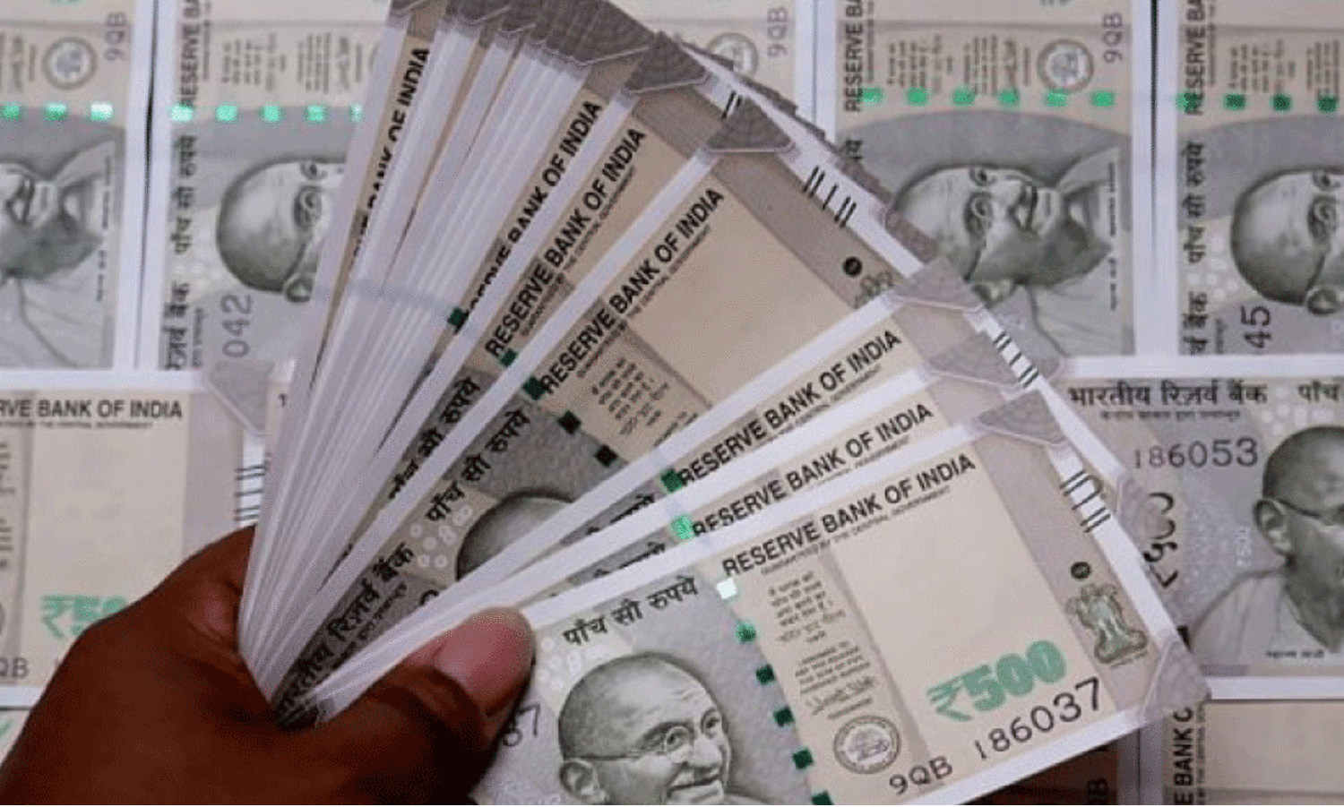 വി​നി​മ​യ നി​ര​ക്ക് ഉ​യ​രു​ന്നു; റി​യാ​ൽ 220 രൂ​പ​യി​ലേ​ക്ക്