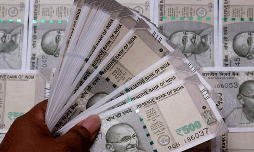 വിനിമയ നിരക്ക് ഉയരുന്നു; റിയാൽ 220 രൂപയിലേക്ക് വിനിമയ നിരക്ക് ഉയരുന്നു; റിയാൽ 220 രൂപയിലേക്ക്