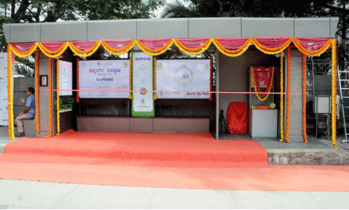 bus stop  female friendly