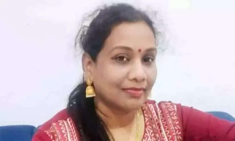 റോഡ് മുറിച്ചുകടക്കവേ വാഹനം ഇടിച്ചു; ആലപ്പുഴ സ്വദേശിനി ഒമാനിൽ മരിച്ചു റോഡ് മുറിച്ചുകടക്കവേ വാഹനം ഇടിച്ചു; ആലപ്പുഴ സ്വദേശിനി ഒമാനിൽ മരിച്ചു