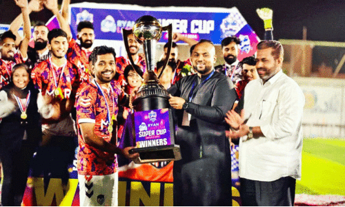 റ​യാ​ൻ ലാ​​ന്‍റേ​ൺ സൂ​പ്പ​ർ​ക​പ്പ്; ബ്ലാ​സ്​​റ്റേ​ഴ്സ് വാ​ഴ​ക്കാ​ടി​ന് കി​രീ​ടം