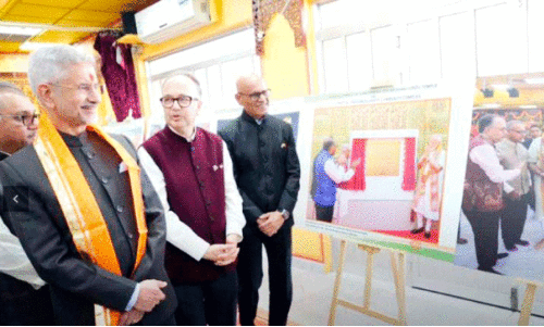 മ​നാ​മ ശ്രീ​കൃ​ഷ്ണ​സ്വാ​മി ക്ഷേ​ത്രം ഡോ. ​എ​സ്. ജ​യ്ശ​ങ്ക​ർ സ​ന്ദ​ർ​ശി​ച്ചു