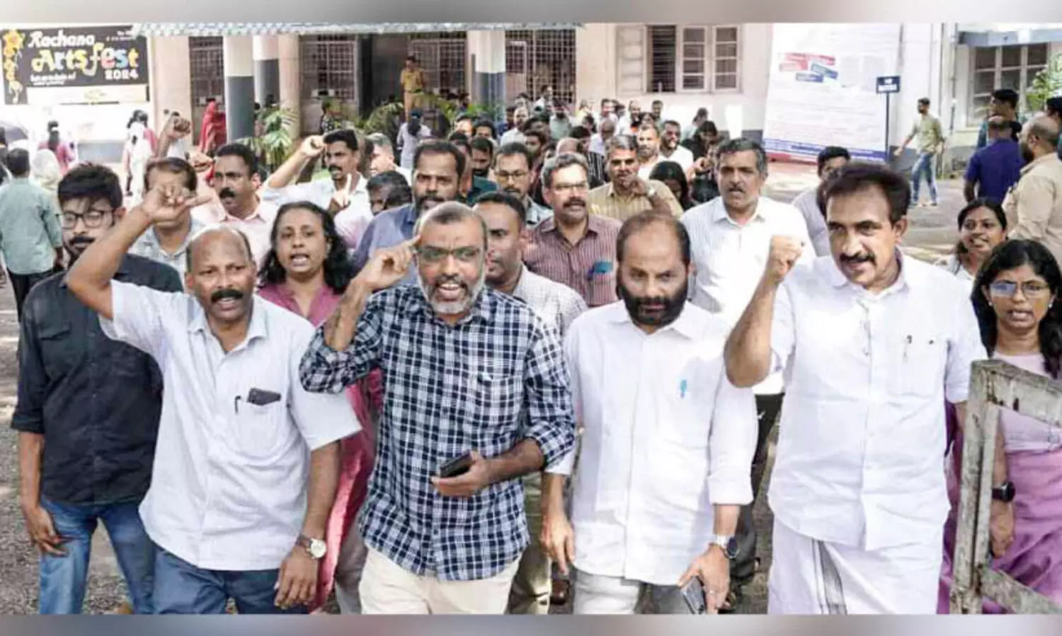 സ​ർ​വ​ക​ലാ​ശാ​ല​യി​ൽ സെ​മി​നാ​ർ വി​വാ​ദം: ഉ​ത്ത​ര​വ് വി.​സി പി​ൻ​വ​ലി​ച്ചു