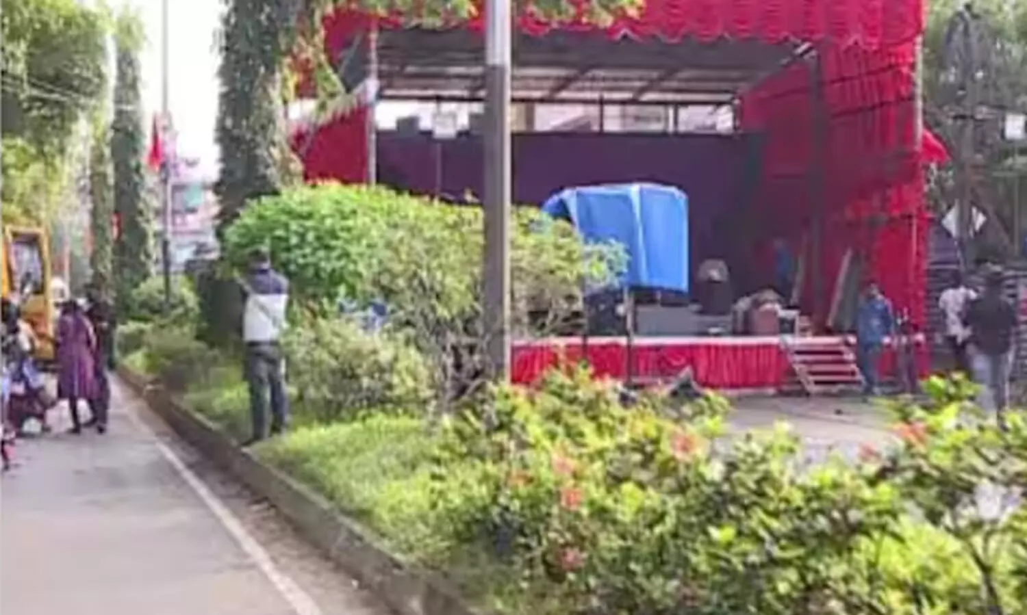 റോഡ്​ കെട്ടിയടച്ച്​ സി.പി.എം സമ്മേളനം: ആരാണ്​ അധികാരം നൽകിയതെന്ന്​ ഹൈകോടതി