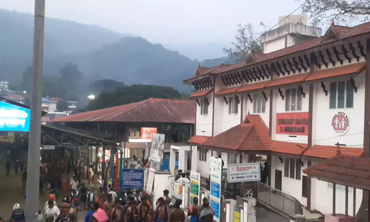 ശബരിമലയിൽ പനി ബാധിതരുടെ എണ്ണം ഉയരുന്നു; മണ്ഡലകാലം ആരംഭിച്ചത് മുതൽ ചികത്സതേടിയത് 40,000 ത്തോളം പേർ