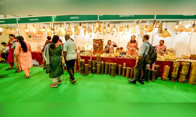 മറൈൻഡ്രൈവിൽ മുളയുടെ മായാലോകം: ബാംബൂ മിഷൻ സംഘടിപ്പിക്കുന്ന ഫെസ്റ്റ് വ്യാഴാഴ്ച വരെ മറൈൻഡ്രൈവിൽ മുളയുടെ മായാലോകം: ബാംബൂ മിഷൻ സംഘടിപ്പിക്കുന്ന ഫെസ്റ്റ് വ്യാഴാഴ്ച വരെ