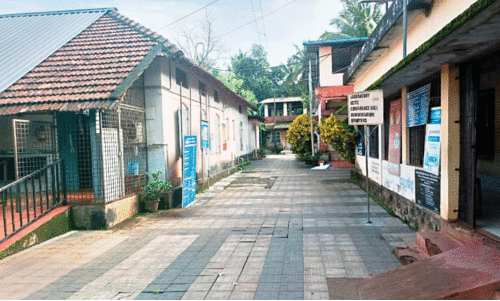 കു​മ്പ​ള സാ​മൂ​ഹി​ക ആ​രോ​ഗ്യ​കേ​ന്ദ്രം