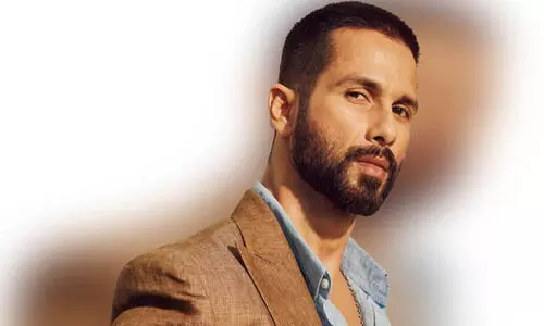 പുരുഷൻ കരുത്തനാകണമെന്ന് സമൂഹം; ദുർബലനാകാനാണ് ഇഷ്ടമെന്ന് ഷാഹിദ് കപൂർ