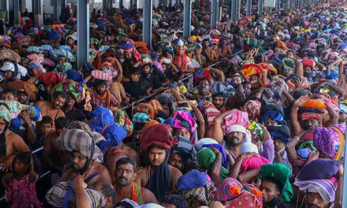 ശബരിമലയിലേക്ക്‌ തീർഥാടക പ്രവാഹം; 20 ലക്ഷത്തോളം പേർ ദർശനം നടത്തി