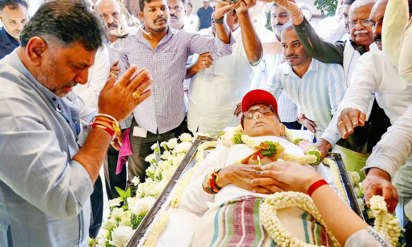 ഇന്ത്യയുടെ സിലിക്കൺ വാലിയെ അടയാളപ്പെടുത്തിയ നേതാവ് ഇന്ത്യയുടെ സിലിക്കൺ വാലിയെ അടയാളപ്പെടുത്തിയ നേതാവ്
