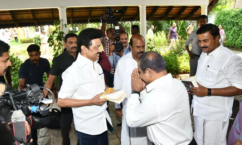 സ്റ്റാലിൻ കേരളത്തിൽ; പിണറായി വിജയനുമായി കൂടിക്കാഴ്ച നടത്തും സ്റ്റാലിൻ കേരളത്തിൽ; പിണറായി വിജയനുമായി കൂടിക്കാഴ്ച നടത്തും