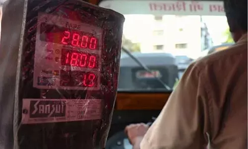 കൂലിത്തർക്കം; യാത്രക്കാരനെ വഴിയിലിറക്കിവിട്ട ഓട്ടോ ഡ്രൈവറുടെ ലൈസൻസ്​ റദ്ദാക്കി