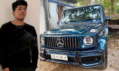 റീ​ൽ​സ് ചി​ത്രീ​ക​രി​ക്കു​ന്ന​തി​നി​ടെ കാ​റി​ടി​ച്ച് മ​രി​ച്ച സം​ഭ​വം: മ​നു​ഷ്യാ​വ​കാ​ശ ക​മീ​ഷ​ൻ റി​പ്പോ​ർ​ട്ട് തേ​ടി