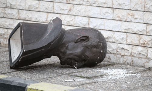 സി​റി​യ​ൻ നാ​ട​ക​ം ആരുടെ തിരക്കഥ?