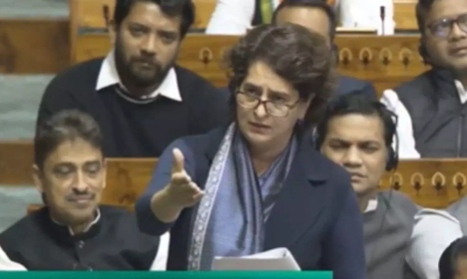 വേഷം മാറി നടക്കുന്ന രാജാവും എല്ലാം കഴുകുന്ന വാഷിങ് മെഷീനും; കന്നി പ്രസംഗത്തിൽ കസറി പ്രിയങ്ക