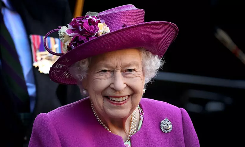 ‘ഇസ്രായേലി ഉദ്യോഗസ്ഥരെ കൊട്ടാരത്തിൽ കയറ്റാൻ സമ്മതിച്ചിരുന്നില്ല, ഭീകരവാദികളായാണ് എലിസബത്ത് രാജ്ഞി കണ്ടത്’ - മുൻ ഇസ്രായേൽ പ്രസിഡൻറ്