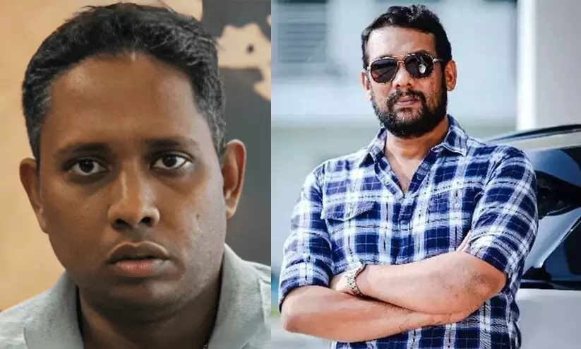 അവന് എന്ത് അധികാരമാണ് ഒരു മനുഷ്യന്റ ശരീരത്ത് കടന്ന് കയറാൻ; യൂട്യൂബർ സന്തോഷ് വർക്കിക്കെതിരെ ആഞ്ഞടിച്ച് സാബുമോൻ അവന് എന്ത് അധികാരമാണ് ഒരു മനുഷ്യന്റ ശരീരത്ത് കടന്ന് കയറാൻ; യൂട്യൂബർ സന്തോഷ് വർക്കിക്കെതിരെ ആഞ്ഞടിച്ച് സാബുമോൻ