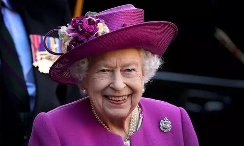 ‘ഇസ്രായേലി ഉദ്യോഗസ്ഥരെ കൊട്ടാരത്തിൽ കയറ്റാൻ സമ്മതിച്ചിരുന്നില്ല, ഭീകരവാദികളായാണ് എലിസബത്ത് രാജ്ഞി കണ്ടത്’ - മുൻ ഇസ്രായേൽ പ്രസിഡൻറ്