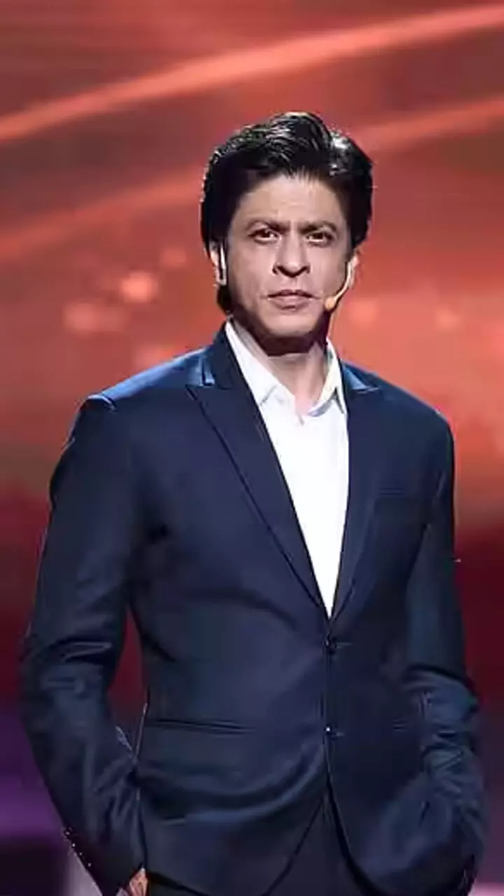 ആയിരം കോടി ക്ലബിൽ ഇടംപിടിച്ച താരങ്ങൾ ഇവരാണ്....