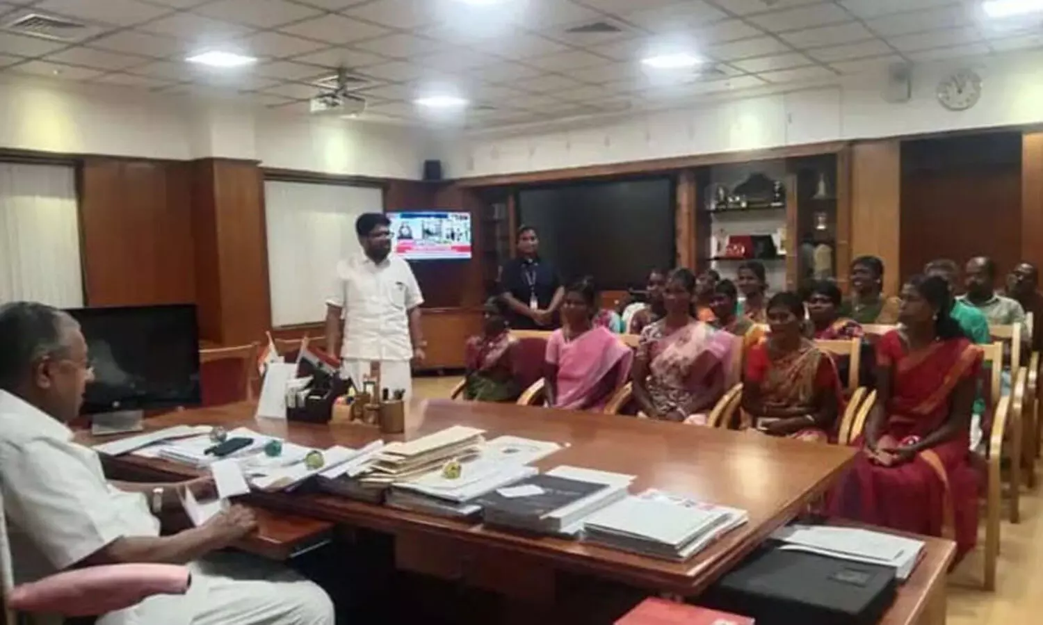 ആദിവാസി ഭൂമിയുടെ സർവേ പൂർത്തിയായതിനു ശേഷമേ അട്ടപ്പാടിയിൽ ഡിജിറ്റൽ സർവേ നടത്താവൂയെന്ന് റിപ്പോർട്ട്