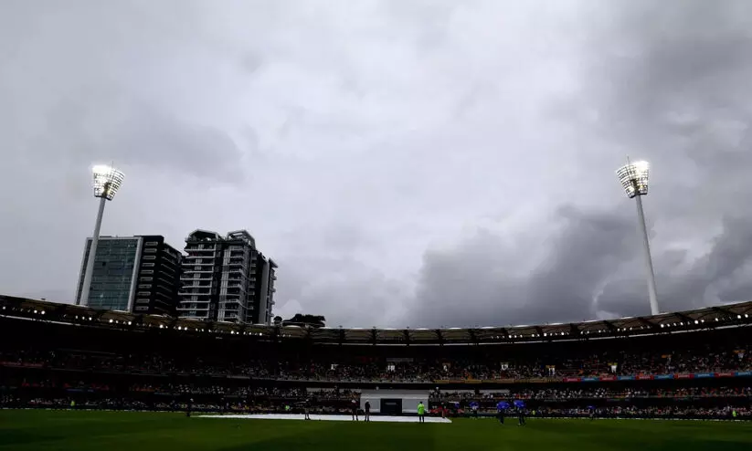 ഗാബ ടെസ്റ്റിൽ വില്ലനായി മഴ; ടോസ് നഷ്ടമായ ആസ്ട്രേലിയ ബാറ്റ് ചെയ്യുന്നു; ജദേജ തിരിച്ചെത്തി, അശ്വിൻ പുറത്ത്