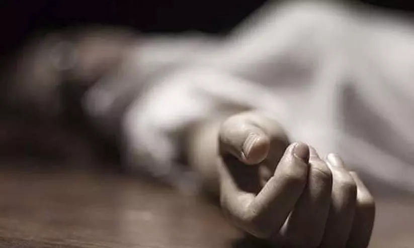 ശബരിമലയിൽ തൃശൂർ സ്വദേശിയായ തീർഥാടകൻ കുഴഞ്ഞുവീണ് മരിച്ചു ശബരിമലയിൽ തൃശൂർ സ്വദേശിയായ തീർഥാടകൻ കുഴഞ്ഞുവീണ് മരിച്ചു