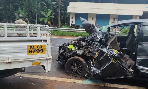 കോന്നി കൂടൽ നെടുമൺകാവിൽ കാറും പിക്കപ്പ് വാനും കൂട്ടിയിടിച്ച് ആറ് പേർക്ക് പരിക്ക്; ഡ്രൈവറുടെ നില ഗുരുതരം