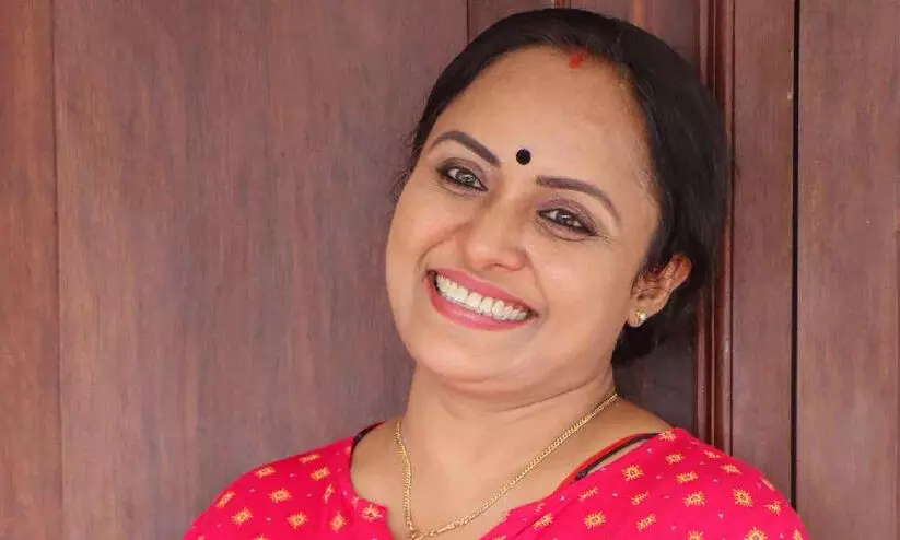 ജീവിതത്തിൽ ഒരാൾ വേണമെന്ന് ഇപ്പോൾ തോന്നിത്തുടങ്ങുന്നുണ്ട് -നിഷ സാരംഗ്