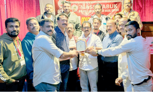 ജ​യ് മോ​ൻ ക​ലൂ​രി​ന്‌ മാ​സ് മ​ദീ​ന യൂ​നി​റ്റ് യാ​ത്ര​യ​യ​പ്പ് ന​ൽ​കി