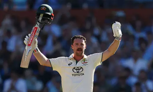 മൂന്നാം ടെസ്റ്റിലും ഇന്ത്യക്ക് തലവേദന; വീണ്ടും സെഞ്ച്വറി നേടി ട്രാവിസ് ഹെഡ്, ഫോമിലെത്തി സ്റ്റീവ് സ്മിത്ത്!