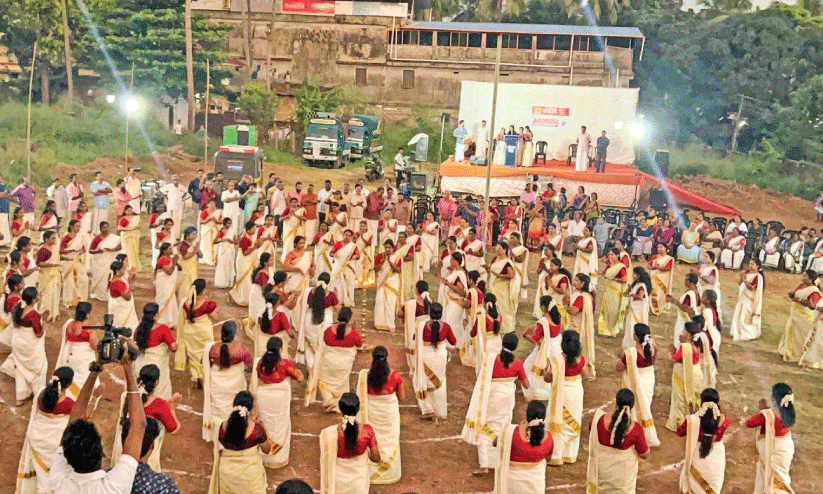 തി​രു​വാ​തി​ര