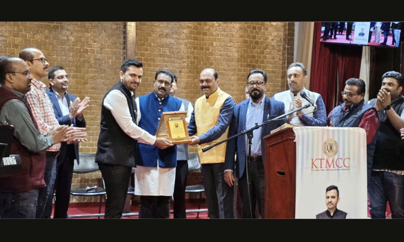 ജെ​റാ​ൾ​ഡ് ജോ​സ​ഫി​ന് കെ.​ടി.​എം.​സി.​സി യാ​ത്ര​യ​യ​പ്പ് ന​ൽ​കി