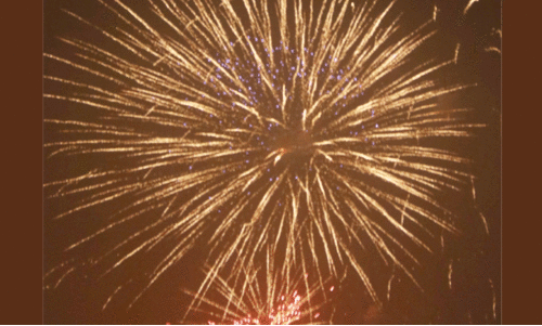 ദേ​ശീ​യ ദി​നാ​ഘോ​ഷം; ഇ​ന്നും ക​രി​മ​രു​ന്ന് ക​ലാ​പ്ര​ക​ട​നം