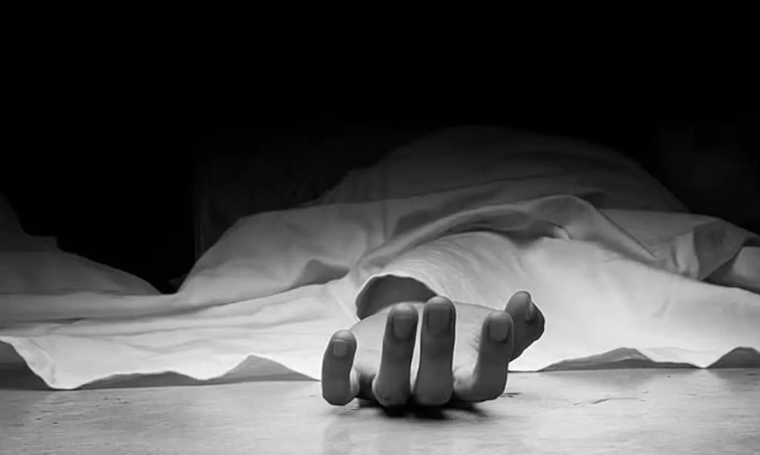 കോഴിക്കോട് മെഡിക്കല്‍ കോളജിലെ നഴ്‌സിങ് വിദ്യാര്‍ഥിനി മരിച്ച നിലയില്‍