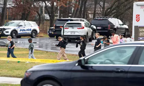 യു.എസിൽ കൗമാരക്കാരൻ സഹപാഠിയേയും അധ്യാപികയേയും വെടിവെച്ച് കൊന്നു