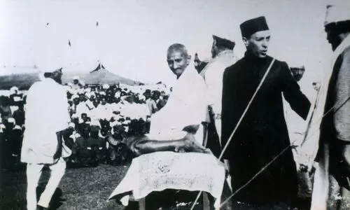 Mahatma Gandhi at Belagavi Congress session