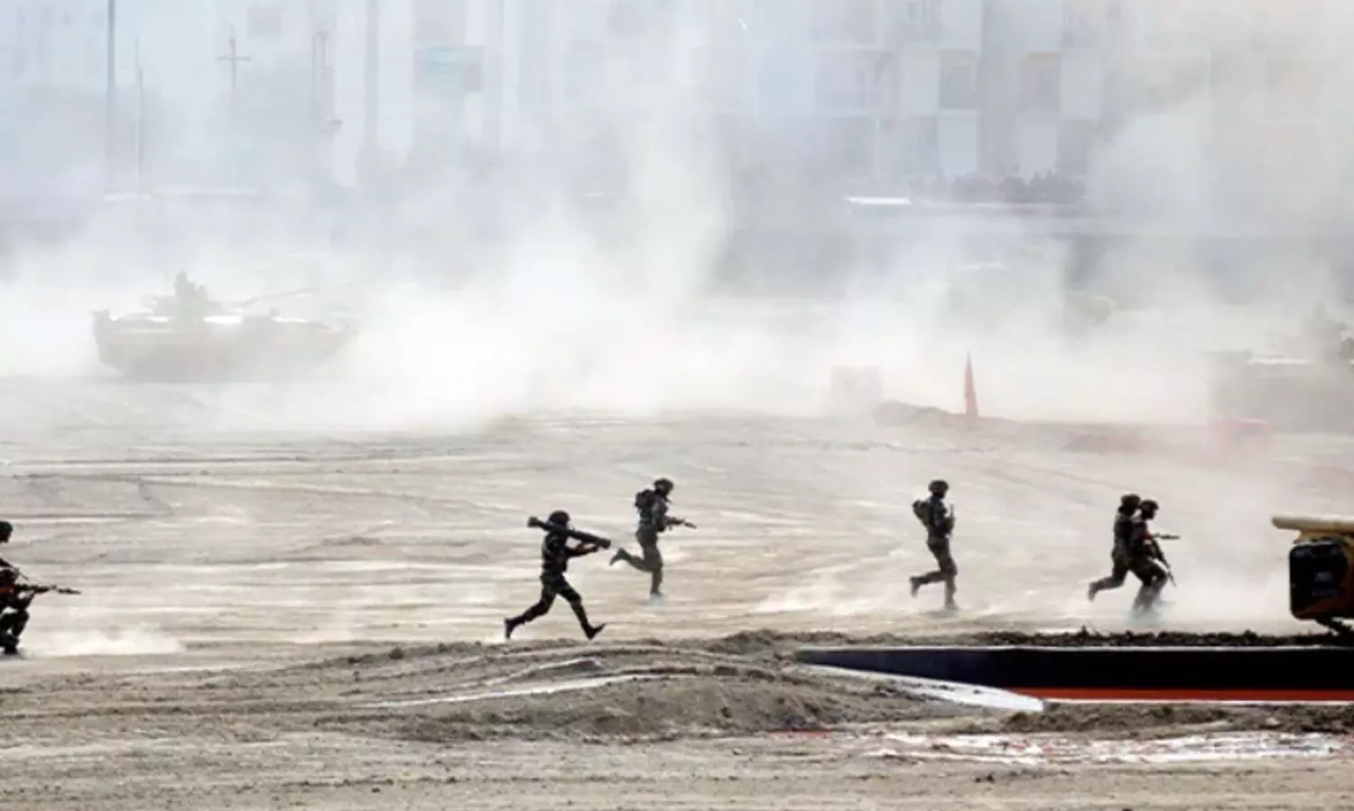 ടാങ്കിൽ സ്ഫോടക വസ്തുക്കൾ നിറയ്ക്കുന്നതിനിടെ അപകടം;   രാജസ്ഥാനിൽ പരിശീലനത്തിനിടെ രണ്ട് സൈനികർ മരിച്ചു