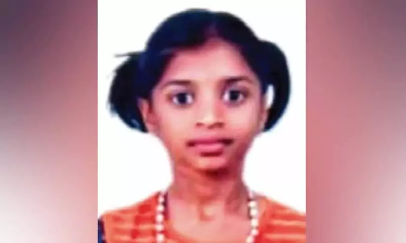 എട്ട് മാസത്തിനിടെ 15 തവണ എലിയുടെ കടിയേറ്റു; വാക്സിന്റെ അളവ് കൂടിയതിനെ തുടർന്ന് പത്താംക്ലസുകാരിയുടെ ശരീരം തളർന്നു