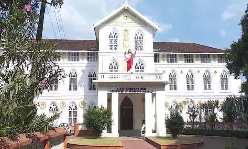 എറണാകുളം -അങ്കമാലി അതിരൂപതയിലെ നാല് വിമത വൈദികർക്കെതിരെ നടപടി