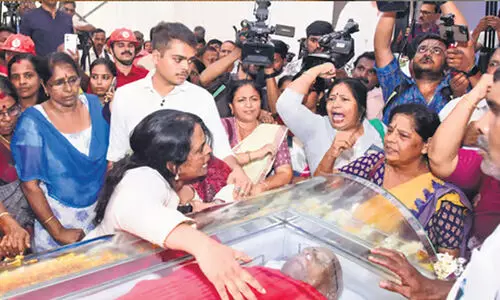 നിരീശ്വരവാദിയായ അപ്പൻ വിശ്വാസിയായത് പലർക്കും അംഗീകരിക്കാൻ പറ്റുന്നില്ല,  സുപ്രീംകോടതിയെ സമീപിക്കും -ആശ ലോറൻസ്