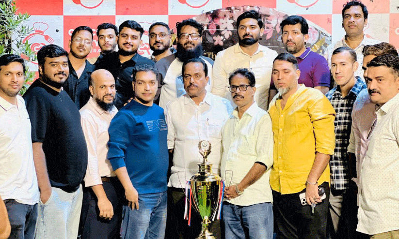 ഫു​ട്​​ബാ​ൾ ടൂ​ർ​ണ​മെ​ന്‍റ്​: ജ​യ്സി​യും ട്രോ​ഫി​യും പ്ര​കാ​ശ​നം ചെ​യ്തു