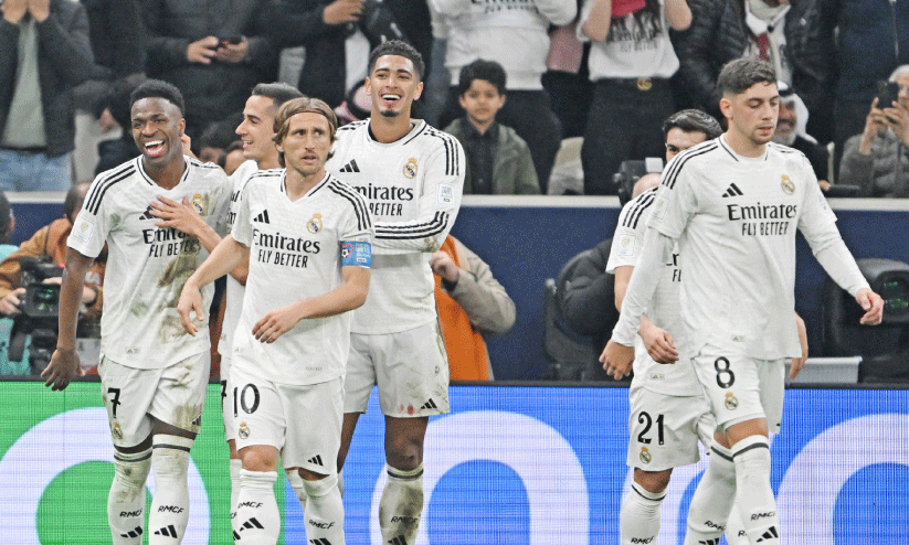 കൺനിറയെ സൂപ്പർതാരങ്ങൾ; കളിനിറഞ്ഞ് ലുസൈൽ കൺനിറയെ സൂപ്പർതാരങ്ങൾ; കളിനിറഞ്ഞ് ലുസൈൽ