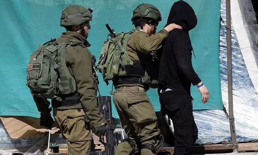 ഹിസ്ബുല്ലക്ക് വേണ്ടി ചാരപ്പണി നടത്തിയെന്ന്; ഇസ്രായേലിൽ 19കാരൻ ഷിൻ ബെത്തിന്റെ പിടിയിൽ ഹിസ്ബുല്ലക്ക് വേണ്ടി ചാരപ്പണി നടത്തിയെന്ന്; ഇസ്രായേലിൽ 19കാരൻ ഷിൻ ബെത്തിന്റെ പിടിയിൽ